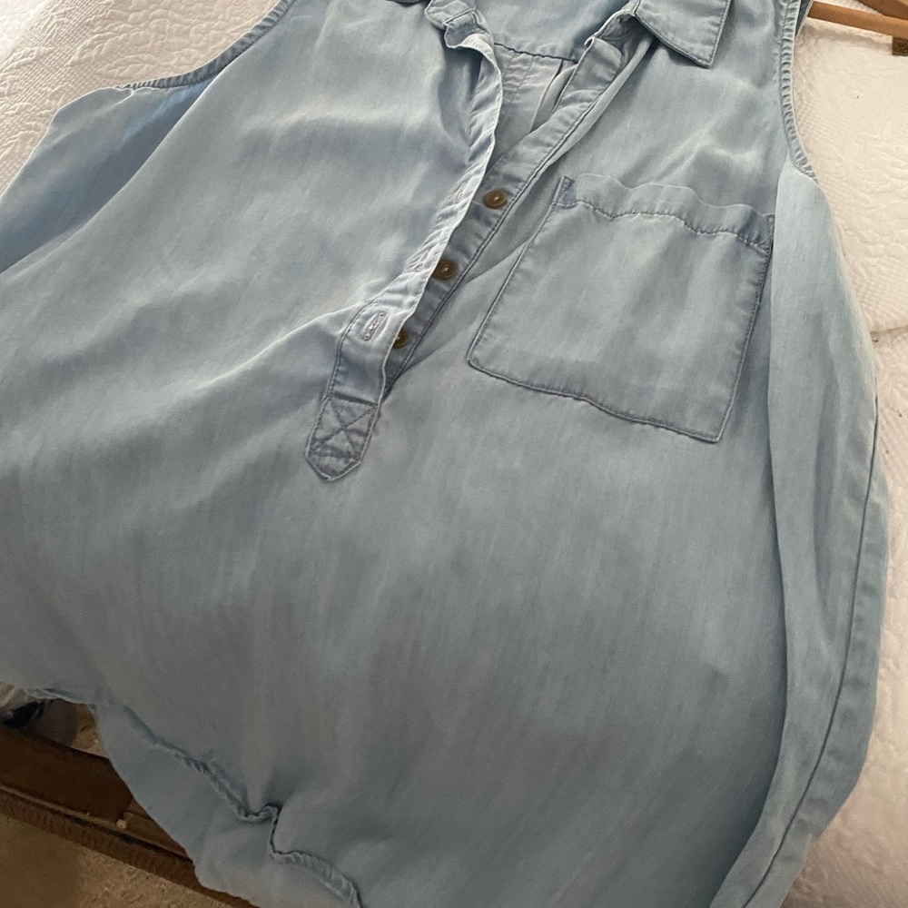Velvet Heart Sky Blue Sleeveless Top - Picture 7 of 10